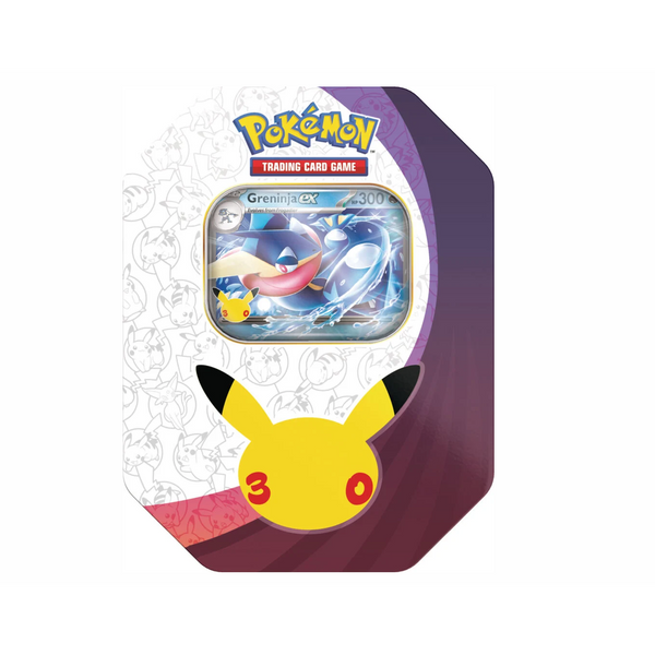 Lata metálica Pokémon 30 Aniversario con diseño de Pikachu y carta promocional de Greninja ex visible en el centro.