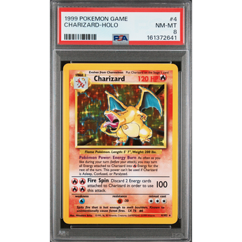 Carta Pokémon Charizard Base Set Unlimited holográfica, graduada PSA 8, en estuche protector rígido transparente.