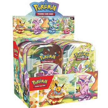 Expositor con minilatas metálicas de Pokémon Evoluciones Prismáticas decoradas con ilustraciones coloridas de Eevee y sus evoluciones.