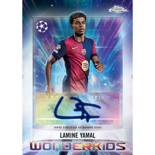Carta coleccionable Topps Chrome 24/25 de Lamine Yamal con autógrafo azul, diseño brillante y logo de la Champions League.
