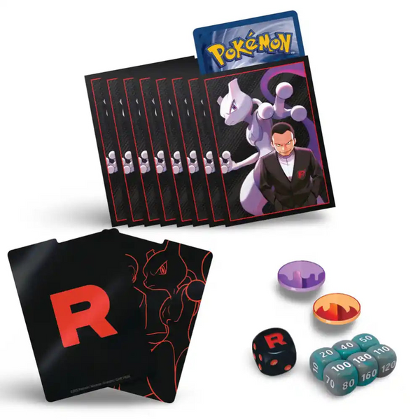 Caja de accesorios Pokémon Destined Rivals con fundas de Mewtwo y Giovanni, contadores de daño y marcadores de condición.